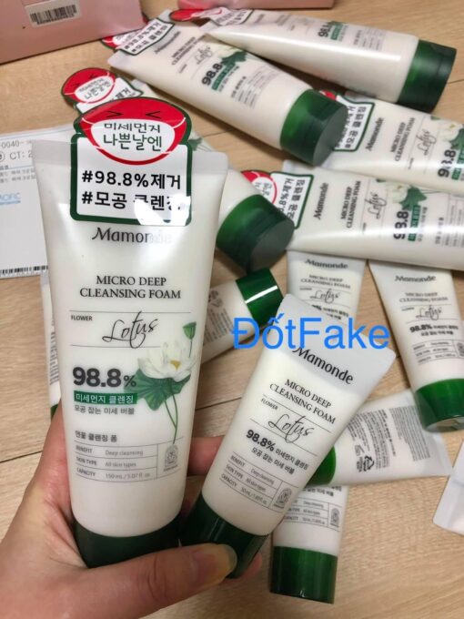 sửa rửa mặt hoa sen Mamonde