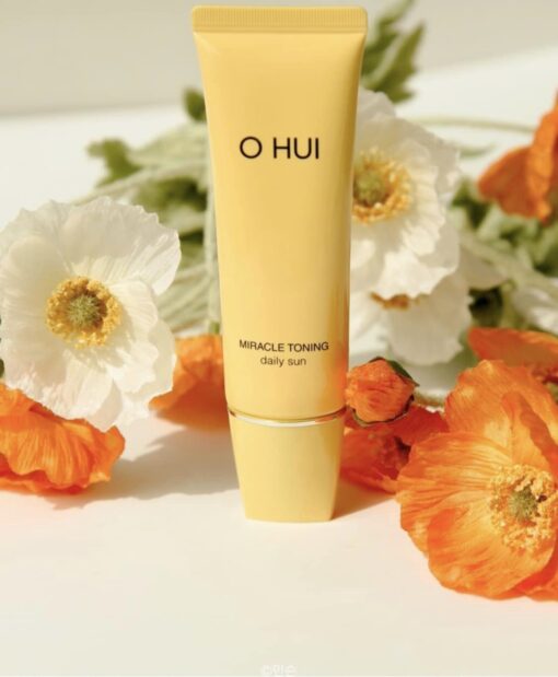 Kem chống nắng OHUI Miracle toning daily sun