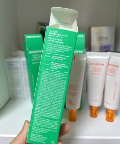 Kem chống nắng nâng tone da che khuyết điểm+ vitamin C giúp dưỡng trắng, trị nám.
Innisfree Vitamin C tone up sunscreen 50ml
